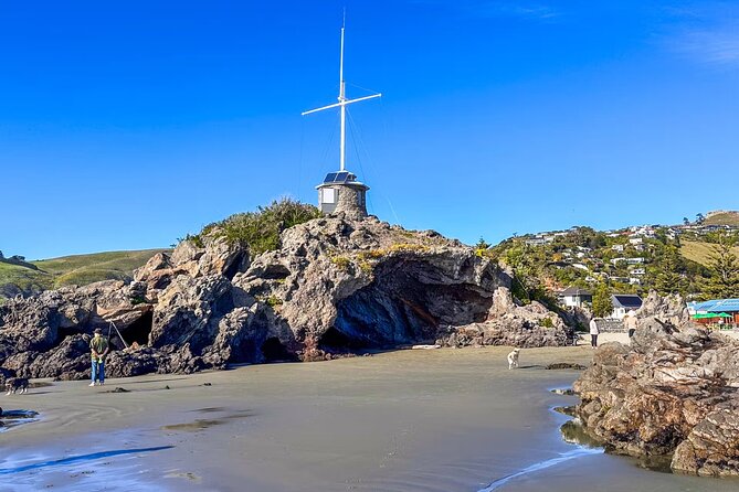 1/2-day Christchurch Scenic Highlights (Small Group Tour) - Sumner Beach and Cave Rock: the relaxed finish