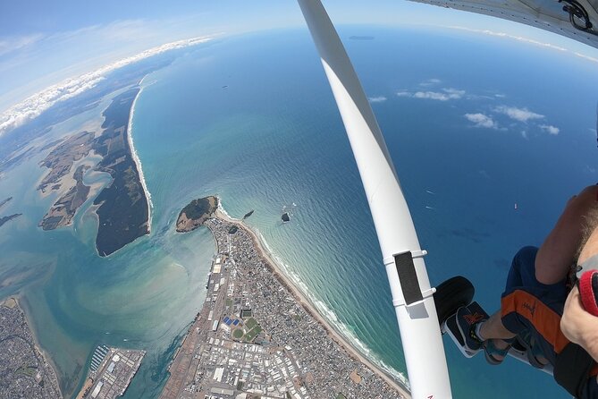 15,000ft Tandem Skydive in Tauranga - Bay of Plenty - Up to 40 seconds at more than 200kph