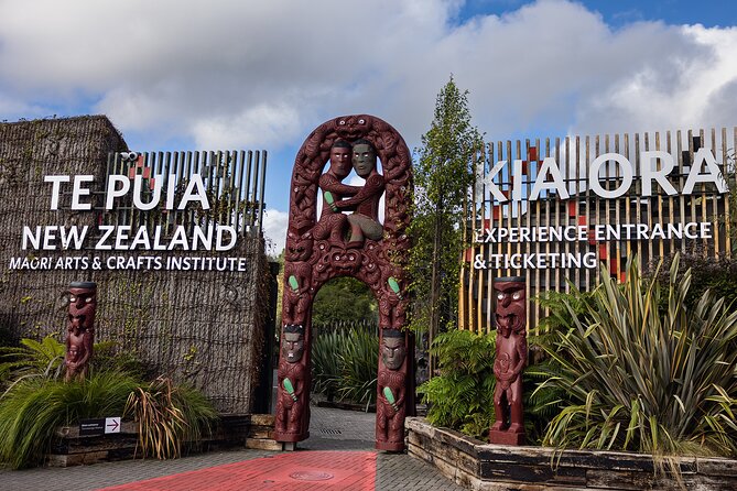 2-Day Hobbiton, Rotorua, Waitomo Caves Tour from Auckland with Accommodation - How the transfers and changing groups work