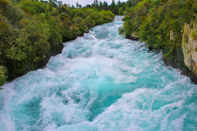 2 Day Tour Auckland to Hobbiton, Waitomo, Rotorua and Taupo - Taupo’s Volcanic Crater and Lake Views