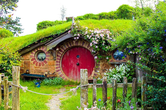 2 Day Waitomo Caves, Hobbiton Movie Set and Rotorua Tour from Auckland - How much value do you get for $1,222.53?