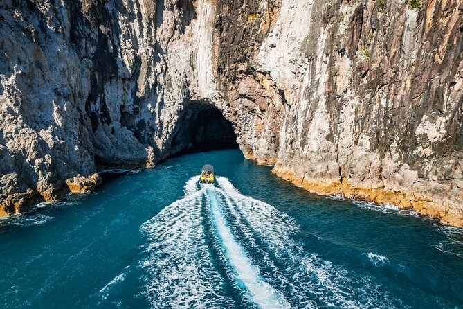 2 Hour Cathedral Cove and Volcanic Coast Cruise with Shade Canopy - Why This Two-Hour Cruise Works So Well