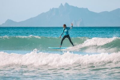 2 Hour Surf Lesson – Te Arai Beach