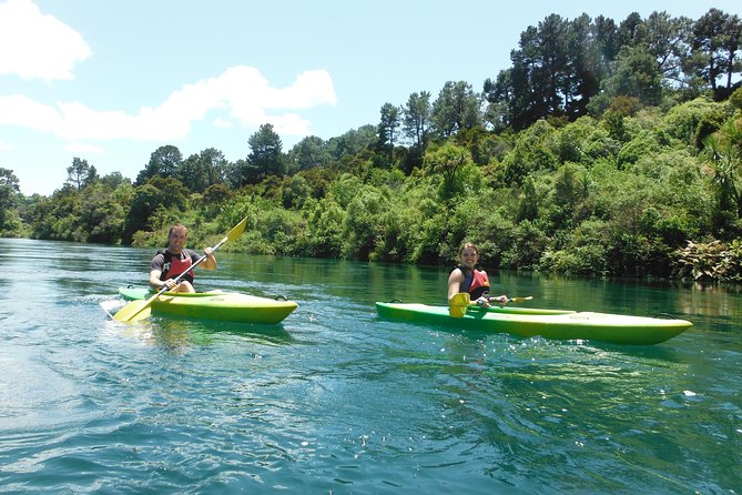 2-Hour Waikato River Guided Kayak Trip from Taupo - A slow, clear-water introduction to Taupo