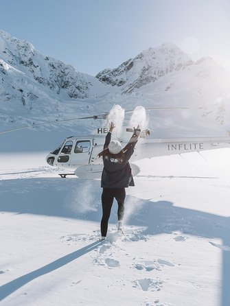 25-Minute Helicopter flight including an alpine landing - Pilot commentary and the cabin experience