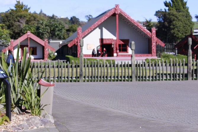 3 Day Hobbiton Rotorua Waiotapu Taupo and Waitomo Caves Tour - Day 3: Waitomo’s glow-worm caves