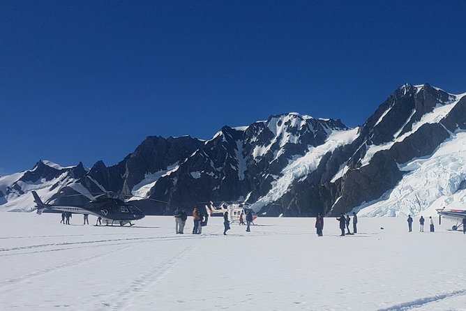 45-Minute Glacier Highlights Helicopter Tour from Mount Cook - The pilot commentary and flying experience