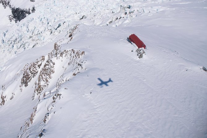 45-Minute Glacier Highlights Ski Plane Tour from Mount Cook - Taking off toward Aoraki Mt Cook