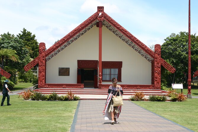 5-Day Bay of Islands, Auckland, Hobbiton, Rotorua & Waitomo Tour - Day 3: Auckland from volcanoes to harbor views