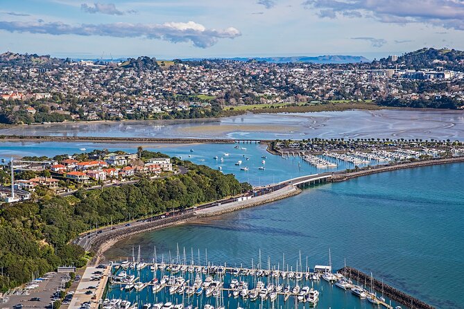 5-Day Bay of Islands, Auckland, Hobbiton, Rotorua & Waitomo Tour - Day 4: Waitomo glowworms and Rotorua geothermal power