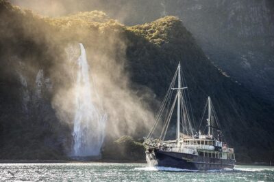 5 Day South Island Circut: Trains, Glaciers and Milford Sound from Christchurch