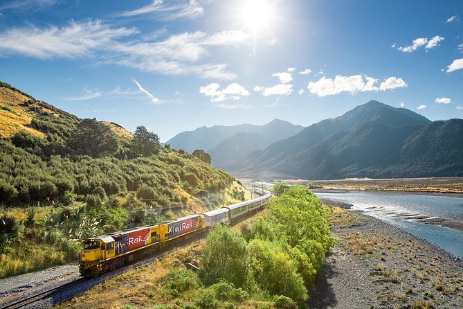 5 Day South Island Circut: Trains, Glaciers and Milford Sound from Christchurch - Day 3: Franz Josef to Queenstown