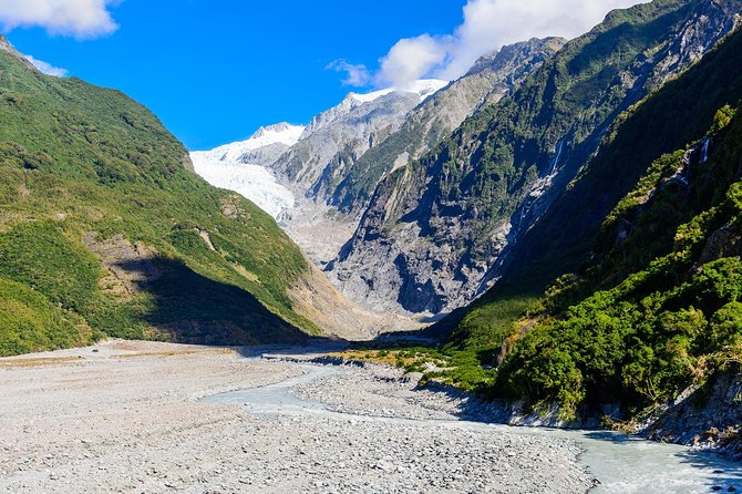 6 Day South Island Circut: Milford Sound, Queenstown and Glaciers - Accommodation, transport, and the semi-independent setup