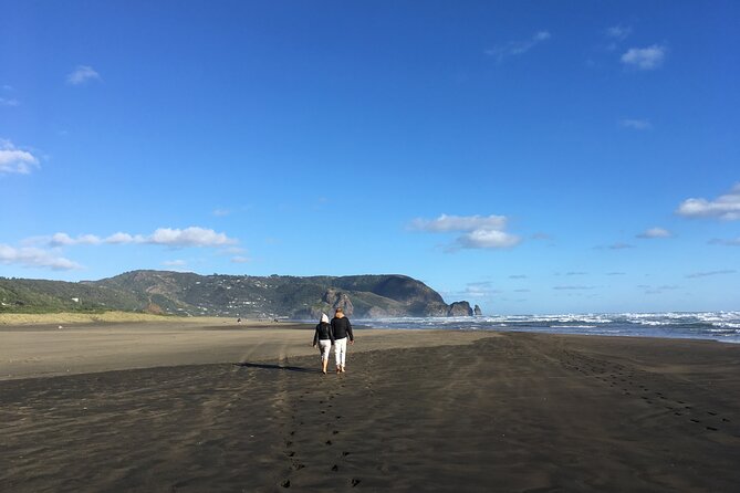 6 Hours Sightseeing Tour in Auckland - Piha Beach brings the wild west coast