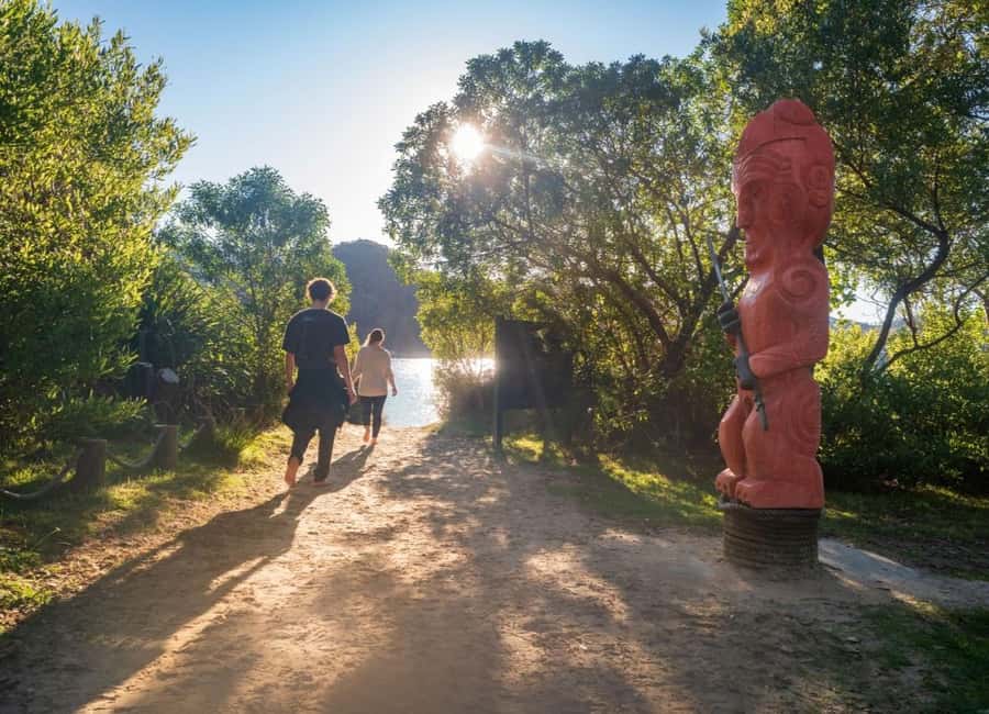Abel Tasman National Park: Waka & Walk Tour - Beginning with a karakia and learning Te Reo Māori