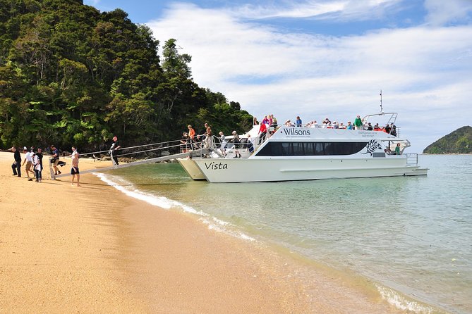 Abel Tasman Vista Cruise - Cruising the Abel Tasman Coast Track from the water
