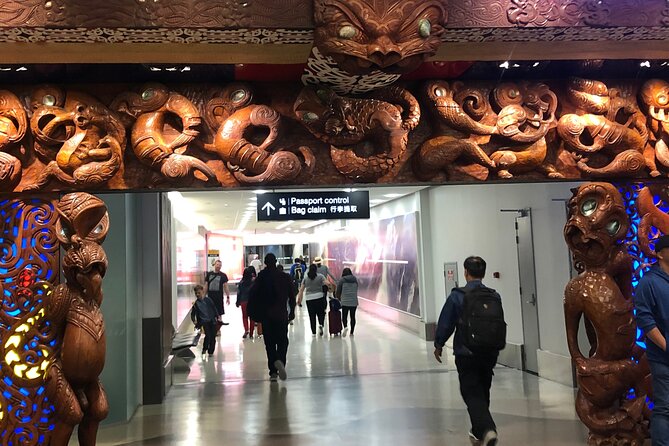 Airport Transfer From Auckland Airport To Auckland City - Meeting your driver after customs