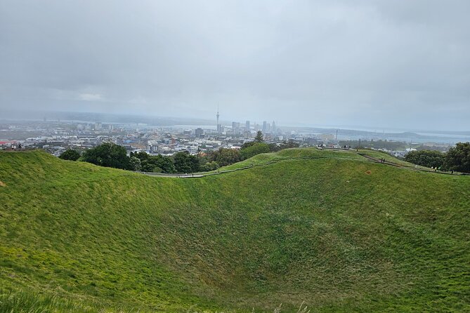 Airport Transfer From Auckland Airport To Auckland City - Bottled water and a straightforward arrival