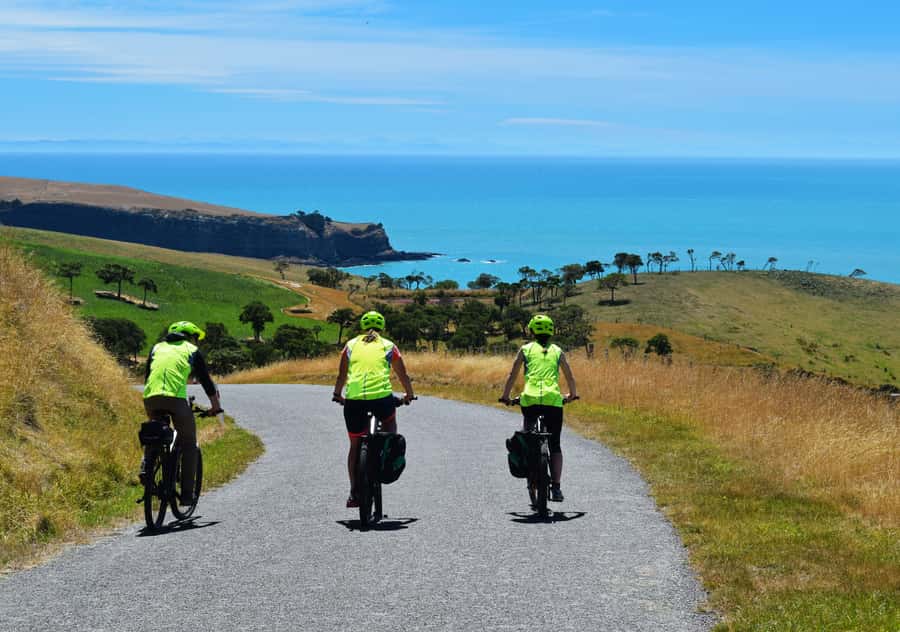 Akaroa: Guided Electric Mountain Bike Tour-Lava Loop - Starting near Akaroa Port