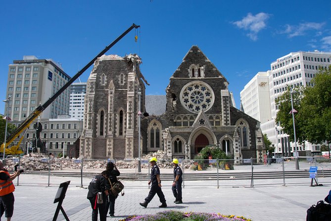 Akaroa Shore Excursion: Banks Peninsula and Christchurch City Sights Tour - Who should book this Akaroa excursion?