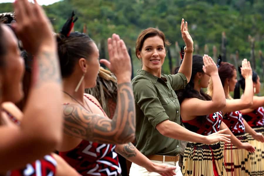 AKL: Te Puia Maori Haka, Kiwi Birds, Redwood & Blue Springs - Why this Auckland to Rotorua day trip works