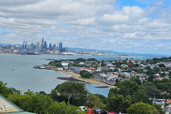 Amazing Auckland City Half Day Guided Tour - Michael Joseph Savage Memorial Park: a strong finish by the harbour