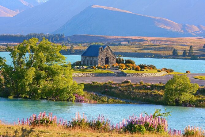Aoraki Adventure Private Tour from Timaru Cruise Port - Fairlie Bakehouse and the New Zealand pie stop
