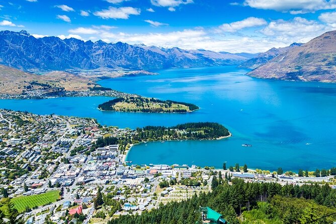 Arrival Private Transfer from Airport CHC to Christchurch in Business Car - What the 60-minute wait really gives you