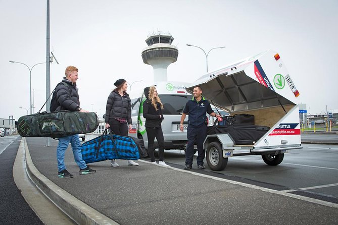Arrival Transfer: Christchurch Airport to Christchurch Central City Hotels - The 45-minute ride into central Christchurch