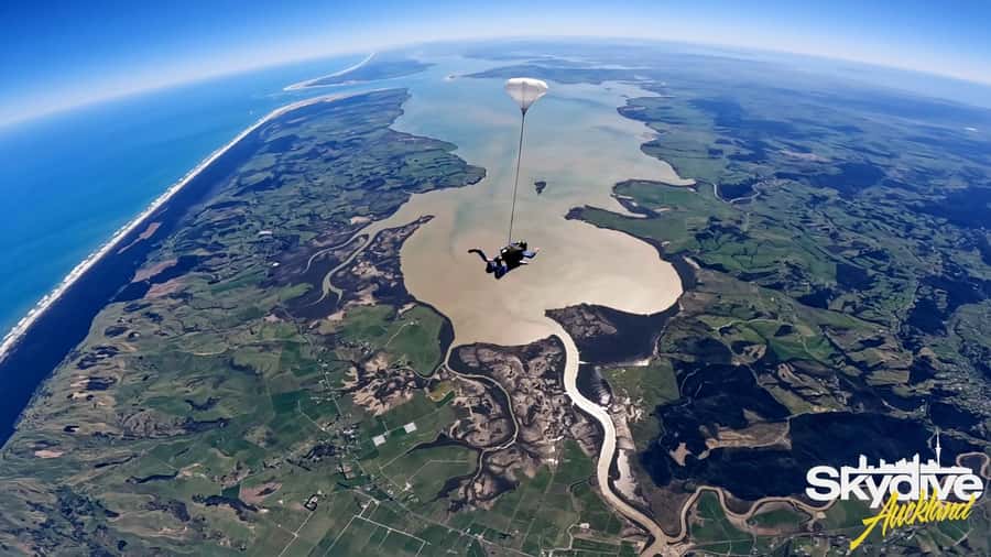 Auckland: 13000, 16000, or 18000-Foot Tandem Skydive - Should you book it?