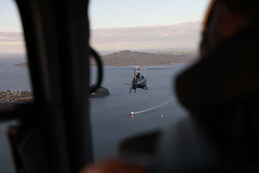 Auckland: 20min Helicopter scenic flight - City & Volcanoes - Eden Park, Mount Eden, and Mount Albert from the air