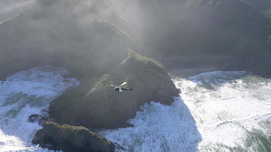 Auckland: 36 min scenic helicopter flight - Coast to Coast - From Albany over Kumeu and Huapai