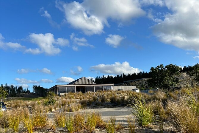 Auckland Airport Private Golf Transfer To Te Arai Links Golf Club - Who should book this service?