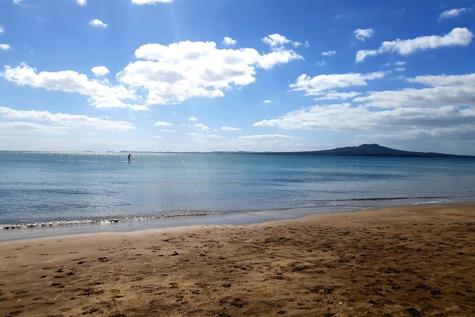 Auckland Bush, Beach and Bites Trail - Walking an ancient coastal lava flow