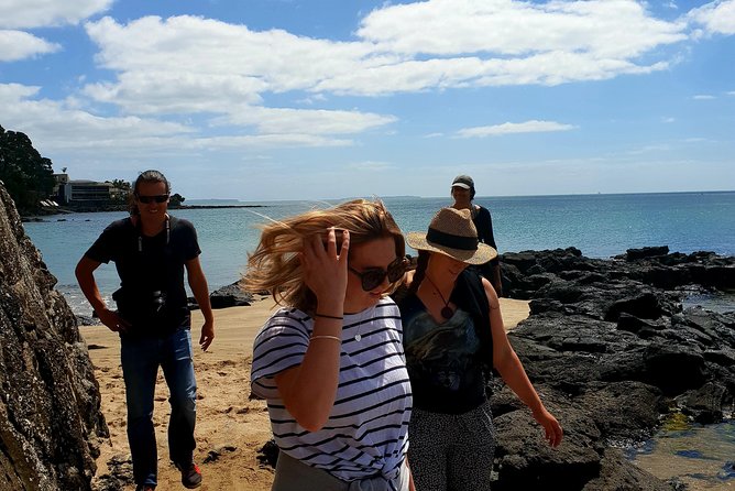 Auckland Bush, Beach and Bites Trail - Fish and chips by the water