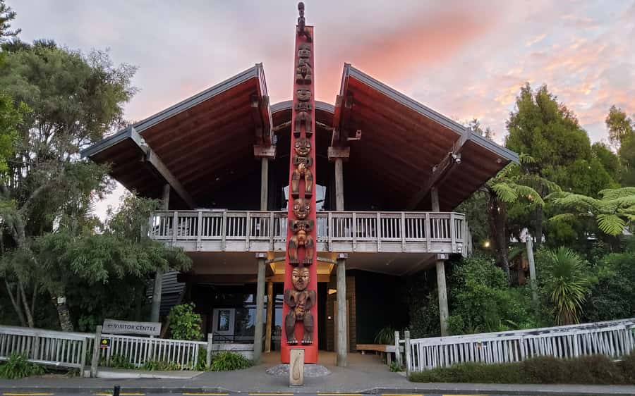 Auckland: City Highlights and Native Forest Experience - Mount Eden, Auckland’s highest city viewpoint