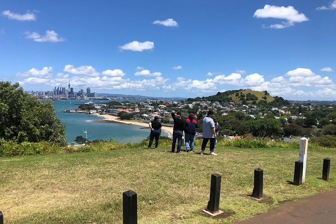 Auckland City Private Tour for Couples. Be chauffeur driven with added extras. - Little Shoal Bay offers a quieter skyline view