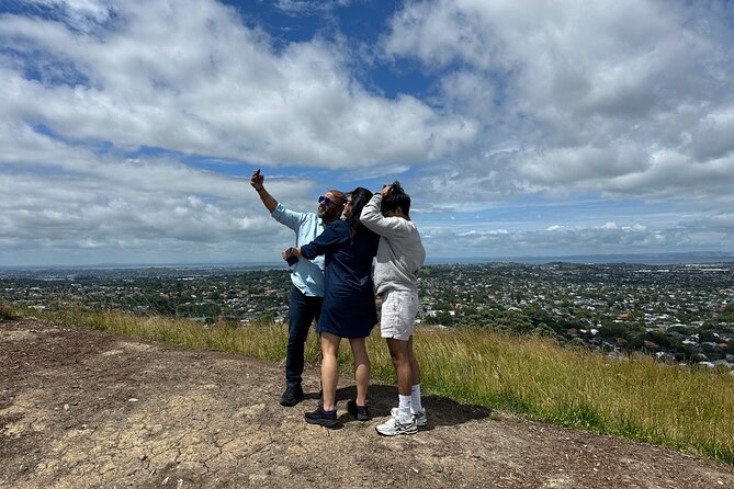 Auckland City Top Sights Half Day Tour - Small Group - Mount Eden, or Maungawhau, for Auckland from above
