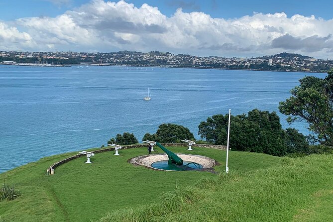 Auckland City Tour — One Day The Ultimate Auckland Experience - What the guides add to the experience