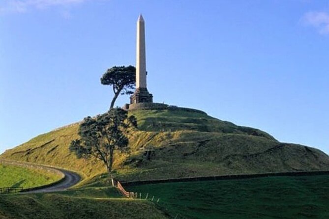 Auckland City Volcano & Scenic Highlights Tour - Mount Eden delivers the main viewpoint