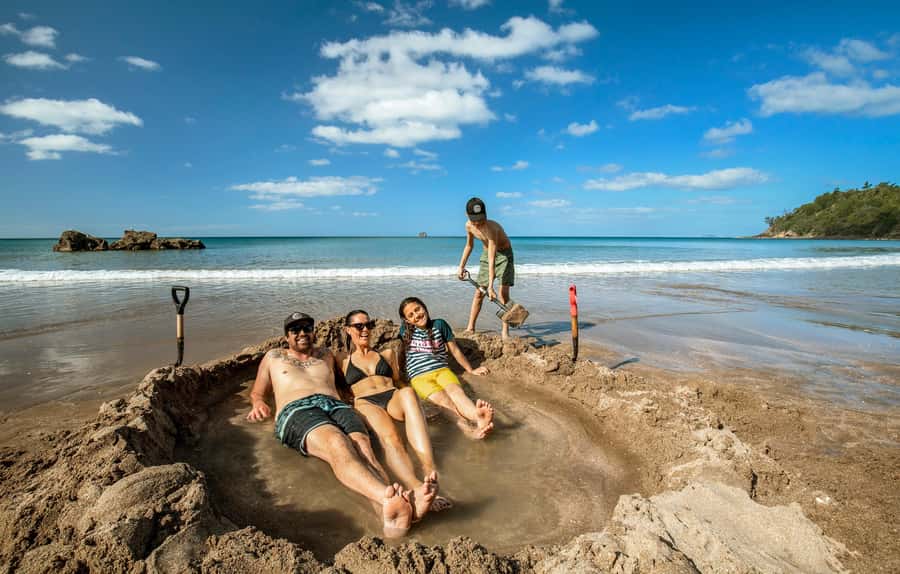 Auckland: Coromandel Day Tour including Hot Water Beach - Handling weather, tide, and the long return