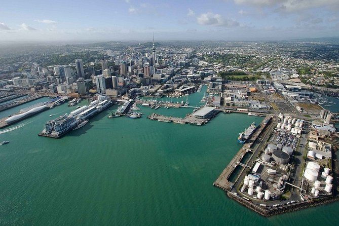 Auckland Cruise/Wharf & Airport Transfers - Sedan or van: luggage matters more than the headcount