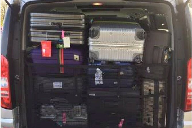 Auckland Downtown Hotel Transfers to/from Cruise Ship in Minivan - The Difference Between a Transfer and a City Tour