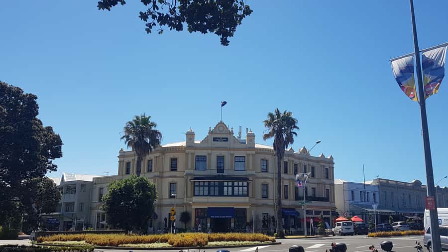 Auckland: Full-Day City Tour - One Tree Hill adds another side of Auckland