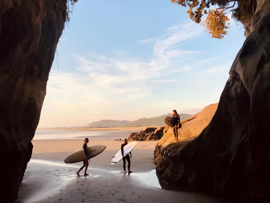 Auckland: Group Surfing Lesson with Muriwai Surf School - Key points at a glance