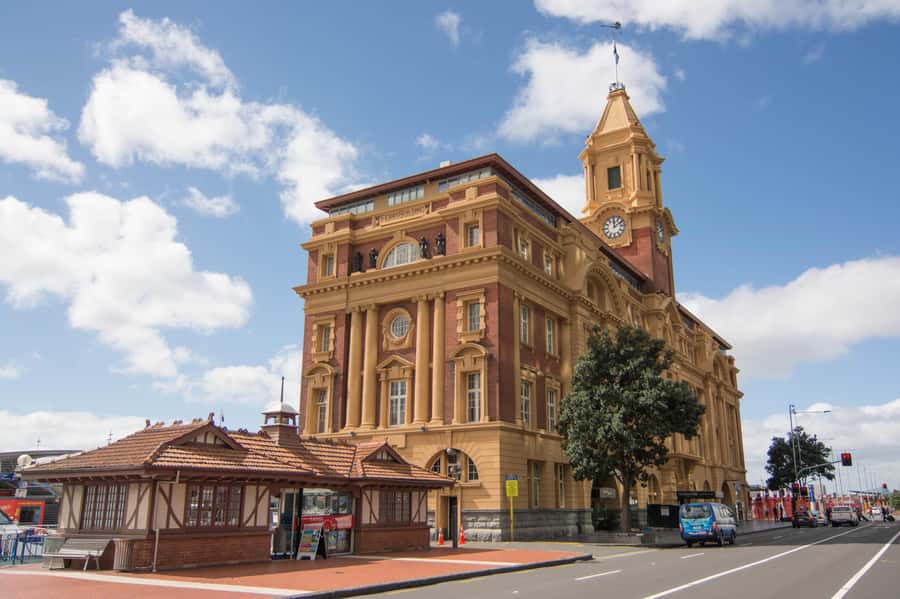 Auckland: Guided Small Group City Discovery Tour - Ponsonby shows Auckland’s inner-city character
