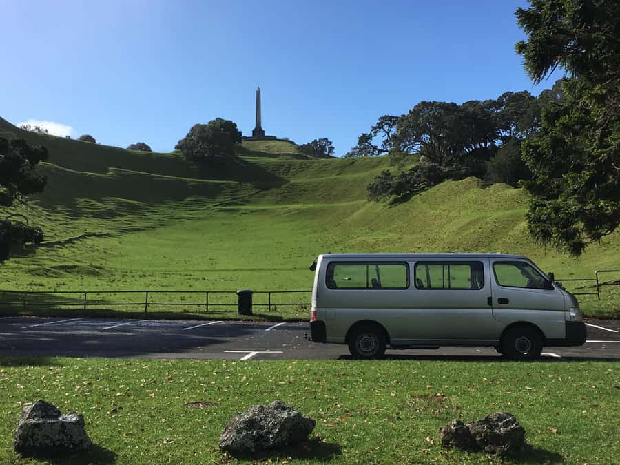 Auckland: Half-Day Auckland Volcanoes Tour - What the guides add to the experience