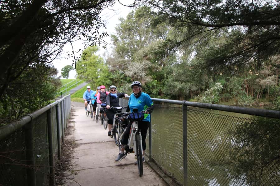 Auckland Half-Day Ebike Tour Excursion - Back paths through the western suburbs