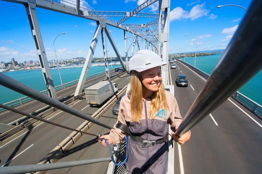 Auckland Harbor Bridge: Bridge Climb - Key points at a glance