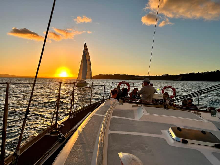 Auckland: Harbour Sailing Cruise with 3-Course Dinner - Seeing Auckland from the water